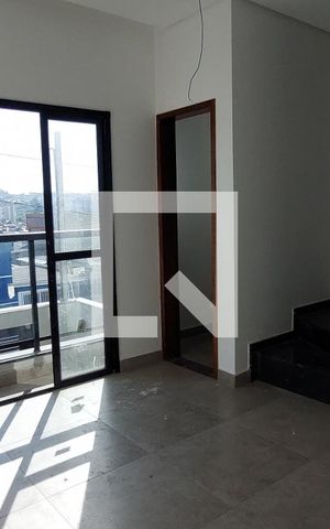 Casa à venda com 121m², 2 quartos e 2 vagas Casa à venda com 121m², 2 quartos e 2 vagasSala
