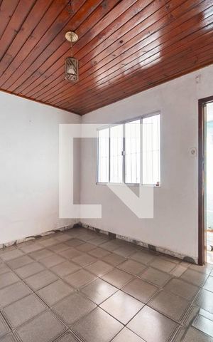 Casa para alugar com 125m², 2 quartos e 2 vagas Casa para alugar com 125m², 2 quartos e 2 vagasSala
