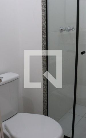 Apartamento à venda com 61m², 2 quartos e 1 vaga Apartamento à venda com 61m², 2 quartos e 1 vagaBanheiro da Suíte