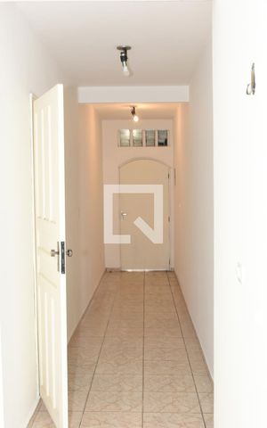 Casa para alugar com 120m², 3 quartos e 3 vagasCorredor