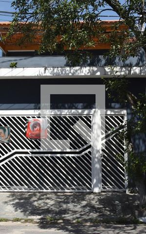Casa para alugar com 120m², 3 quartos e 3 vagasFachada