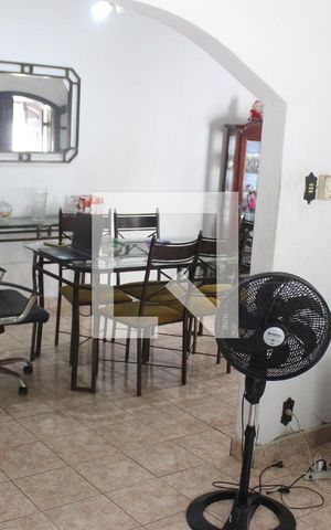 Casa para alugar com 180m², 2 quartos e 3 vagasSala