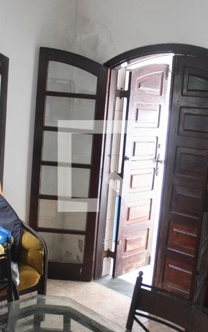 Casa para alugar com 180m², 2 quartos e 3 vagasSala