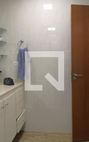 Casa de condomínio à venda com 351m², 3 quartos e 3 vagasBanheiro 
