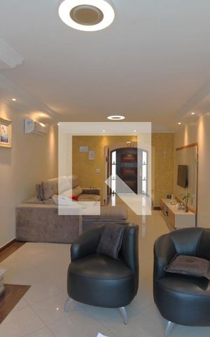 Casa de condomínio à venda com 351m², 3 quartos e 3 vagasSala