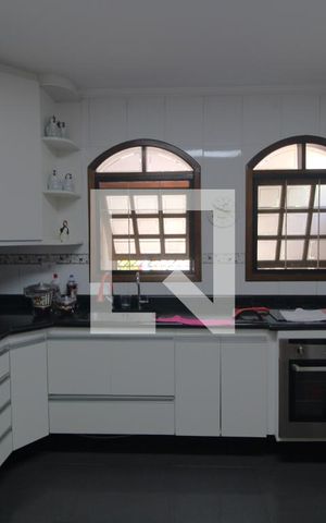 Casa de condomínio à venda com 351m², 3 quartos e 3 vagasCozinha