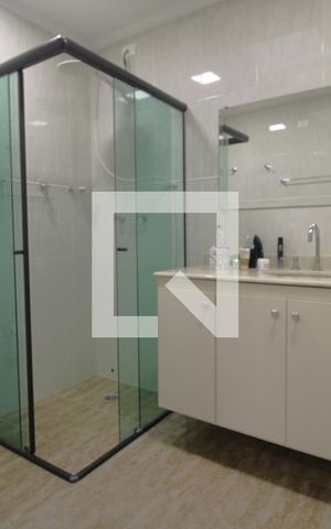 Casa de condomínio à venda com 351m², 3 quartos e 3 vagasBanheiro 