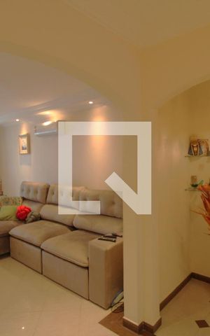 Casa de condomínio à venda com 351m², 3 quartos e 3 vagasSala