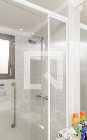 Apartamento à venda com 269m², 3 quartos e 4 vagas Apartamento à venda com 269m², 3 quartos e 4 vagasBanheiro 2 - Suíte