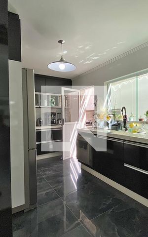 Casa para alugar com 111m², 3 quartos e 3 vagas Casa para alugar com 111m², 3 quartos e 3 vagasCozinha