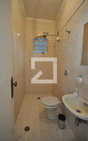 Casa à venda com 420m², 4 quartos e 8 vagasBanheiro de serviço