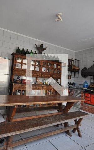 Casa à venda com 420m², 4 quartos e 8 vagasChurrasqueira