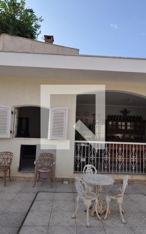 Casa à venda com 420m², 4 quartos e 8 vagasQuintal