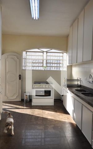 Casa à venda com 420m², 4 quartos e 8 vagasCozinha