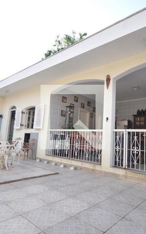 Casa à venda com 420m², 4 quartos e 8 vagasQuintal