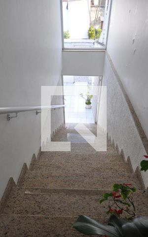 Casa à venda com 420m², 4 quartos e 8 vagasEscada