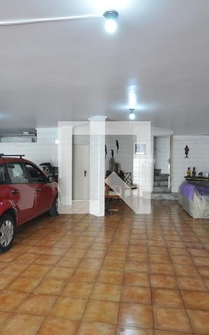 Casa à venda com 420m², 4 quartos e 8 vagasGaragem coberta