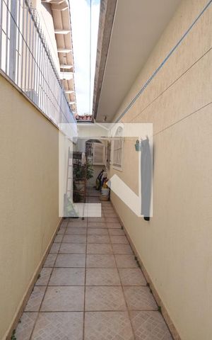 Casa à venda com 420m², 4 quartos e 8 vagasCorredor Externo