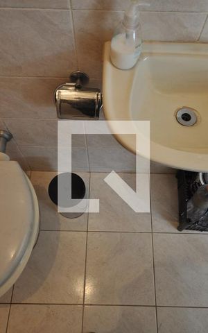 Casa à venda com 420m², 4 quartos e 8 vagasBanheiro de serviço