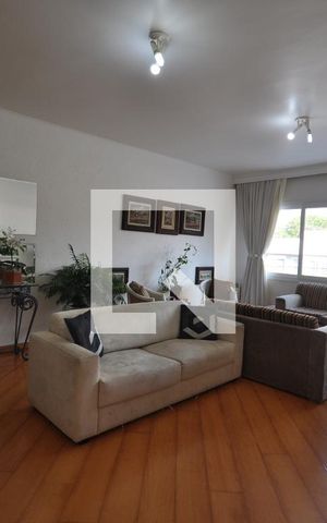 Casa à venda com 420m², 4 quartos e 8 vagasSala