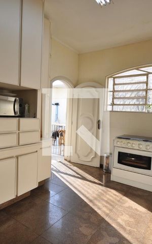 Casa à venda com 420m², 4 quartos e 8 vagasCozinha