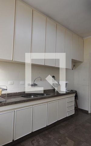 Casa à venda com 420m², 4 quartos e 8 vagasCozinha
