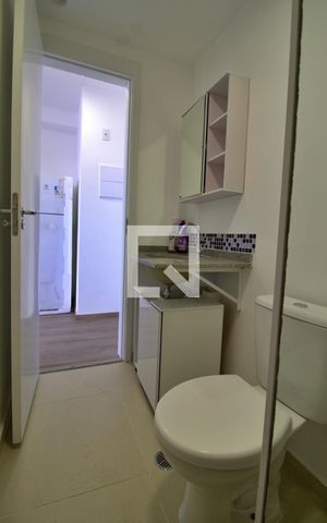 Studio à venda com 25m², 1 quarto e sem vaga Studio à venda com 25m², 1 quarto e sem vagaBanheiro