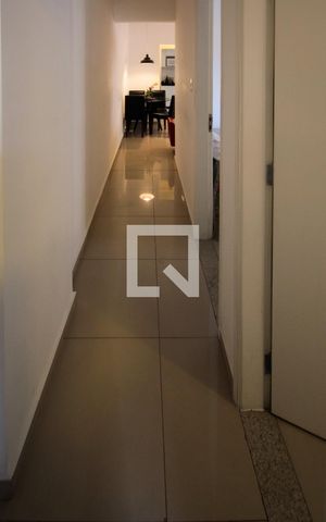 Apartamento à venda com 65m², 2 quartos e 1 vagaCorredor