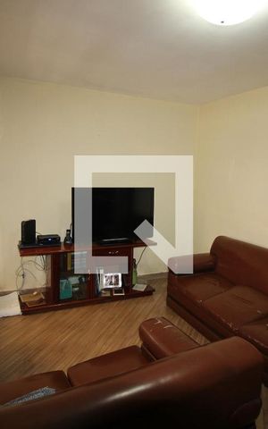 Casa à venda com 165m², 4 quartos e 2 vagasSala