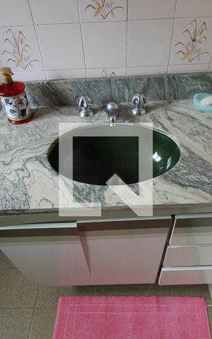 Casa à venda com 165m², 4 quartos e 2 vagasBanheiro Social