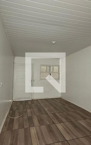 Casa para alugar com 81m², 2 quartos e 2 vagasSala