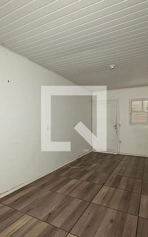 Casa para alugar com 81m², 2 quartos e 2 vagasSala
