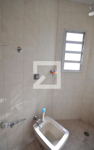 Casa para alugar com 600m², 3 quartos e 6 vagasBanheiro de serviço