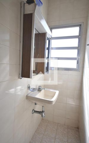 Casa para alugar com 600m², 3 quartos e 6 vagasBanheiro de serviço