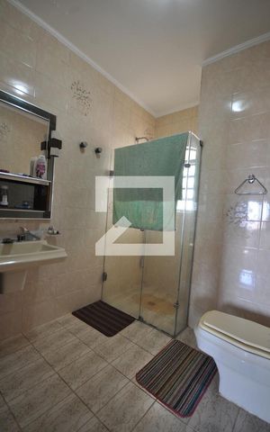 Casa para alugar com 600m², 3 quartos e 6 vagasBanheiro Social
