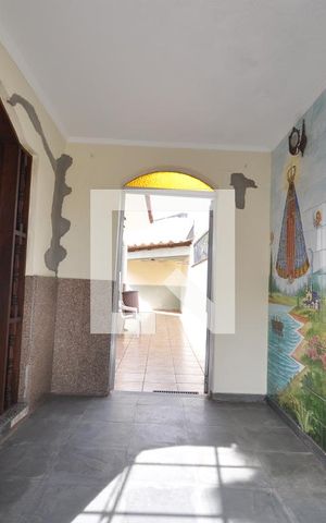 Casa para alugar com 600m², 3 quartos e 6 vagasHall de entrada