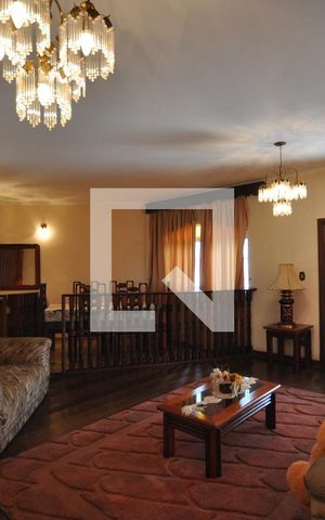 Casa para alugar com 600m², 3 quartos e 6 vagasSala
