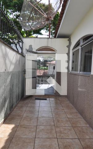 Casa para alugar com 600m², 3 quartos e 6 vagasQuintal