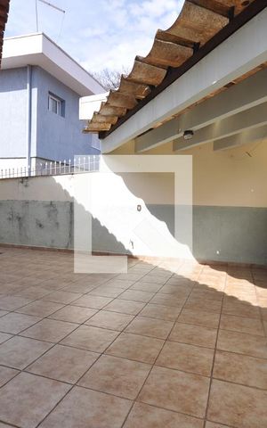 Casa para alugar com 600m², 3 quartos e 6 vagasQuintal