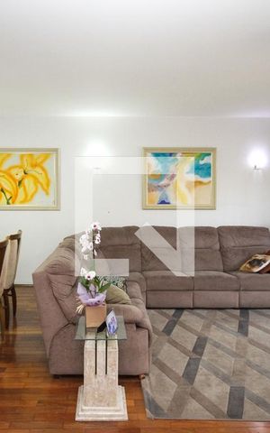 Casa para alugar com 400m², 3 quartos e 3 vagas Casa para alugar com 400m², 3 quartos e 3 vagasSala