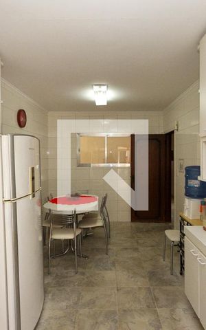Casa para alugar com 400m², 3 quartos e 3 vagas Casa para alugar com 400m², 3 quartos e 3 vagasCozinha