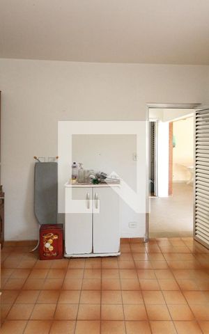 Casa para alugar com 400m², 3 quartos e 3 vagas Casa para alugar com 400m², 3 quartos e 3 vagasQuarto de Serviço