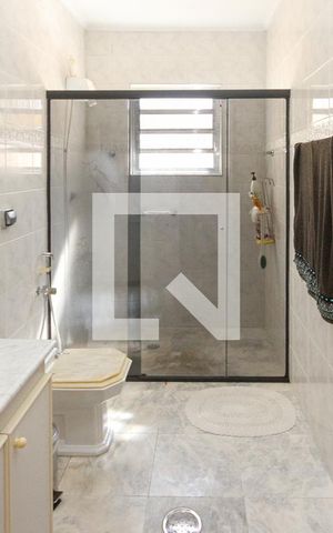 Casa para alugar com 400m², 3 quartos e 3 vagas Casa para alugar com 400m², 3 quartos e 3 vagasBanheiro da Suíte