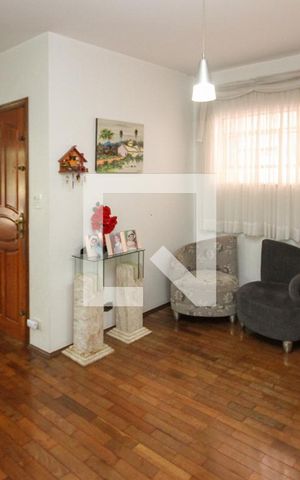 Casa para alugar com 400m², 3 quartos e 3 vagas Casa para alugar com 400m², 3 quartos e 3 vagasSala da lareira
