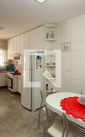 Casa para alugar com 400m², 3 quartos e 3 vagas Casa para alugar com 400m², 3 quartos e 3 vagasCozinha