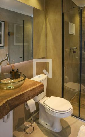 Apartamento à venda com 69m², 2 quartos e 1 vaga Apartamento à venda com 69m², 2 quartos e 1 vagaBanheiro Social
