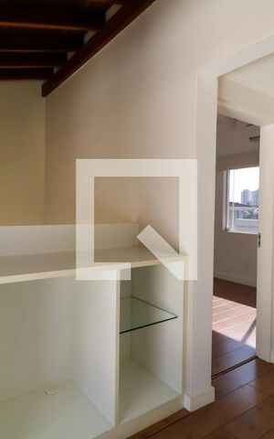 Casa à venda com 380m², 3 quartos e 8 vagas Casa à venda com 380m², 3 quartos e 8 vagasCorredor