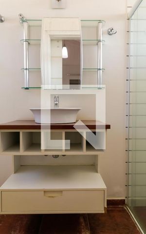 Casa à venda com 380m², 3 quartos e 8 vagas Casa à venda com 380m², 3 quartos e 8 vagasBanheiro da Suíte 02