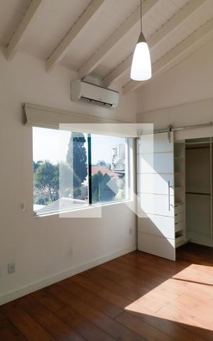 Casa à venda com 380m², 3 quartos e 8 vagas Casa à venda com 380m², 3 quartos e 8 vagasSuíte 02