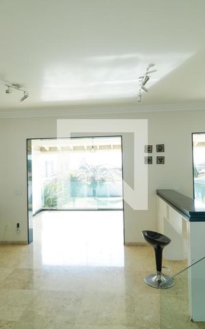 Casa à venda com 380m², 3 quartos e 8 vagas Casa à venda com 380m², 3 quartos e 8 vagasSalas